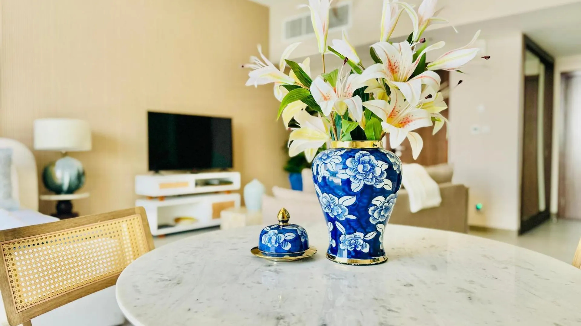 Venduras - Luxury Studio , Hameni Tower, Jvc Dubai Apartment